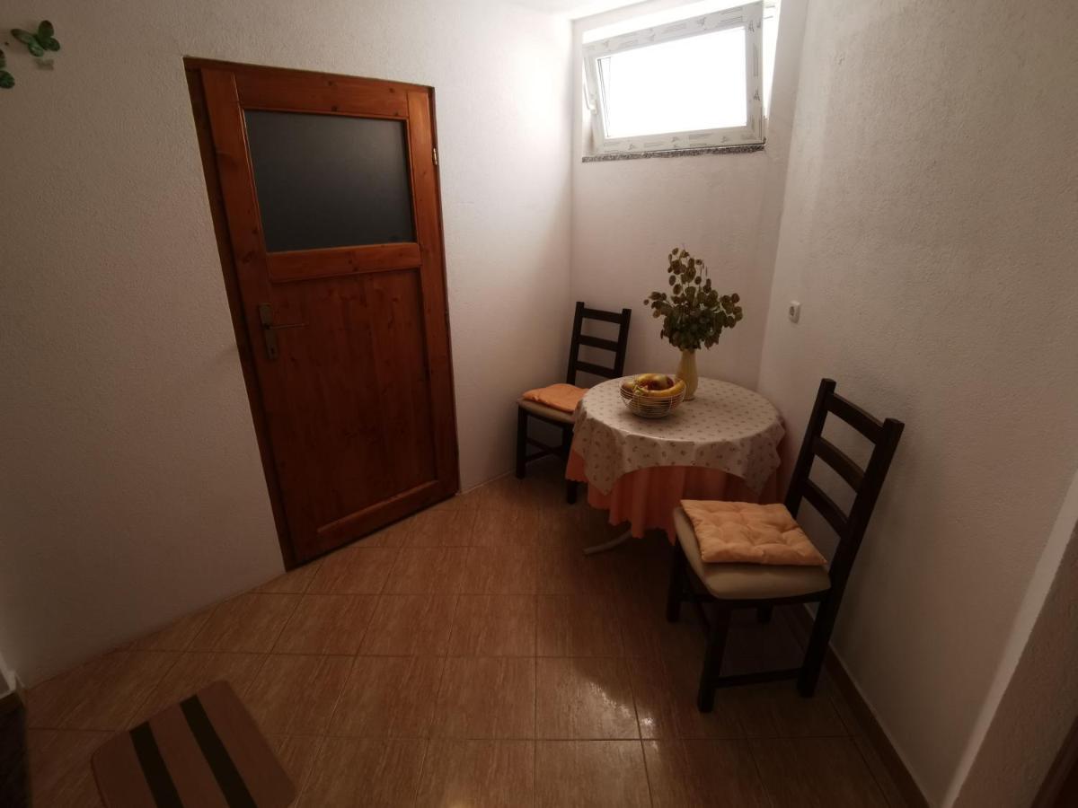 Apartmani Berber Babici エクステリア 写真