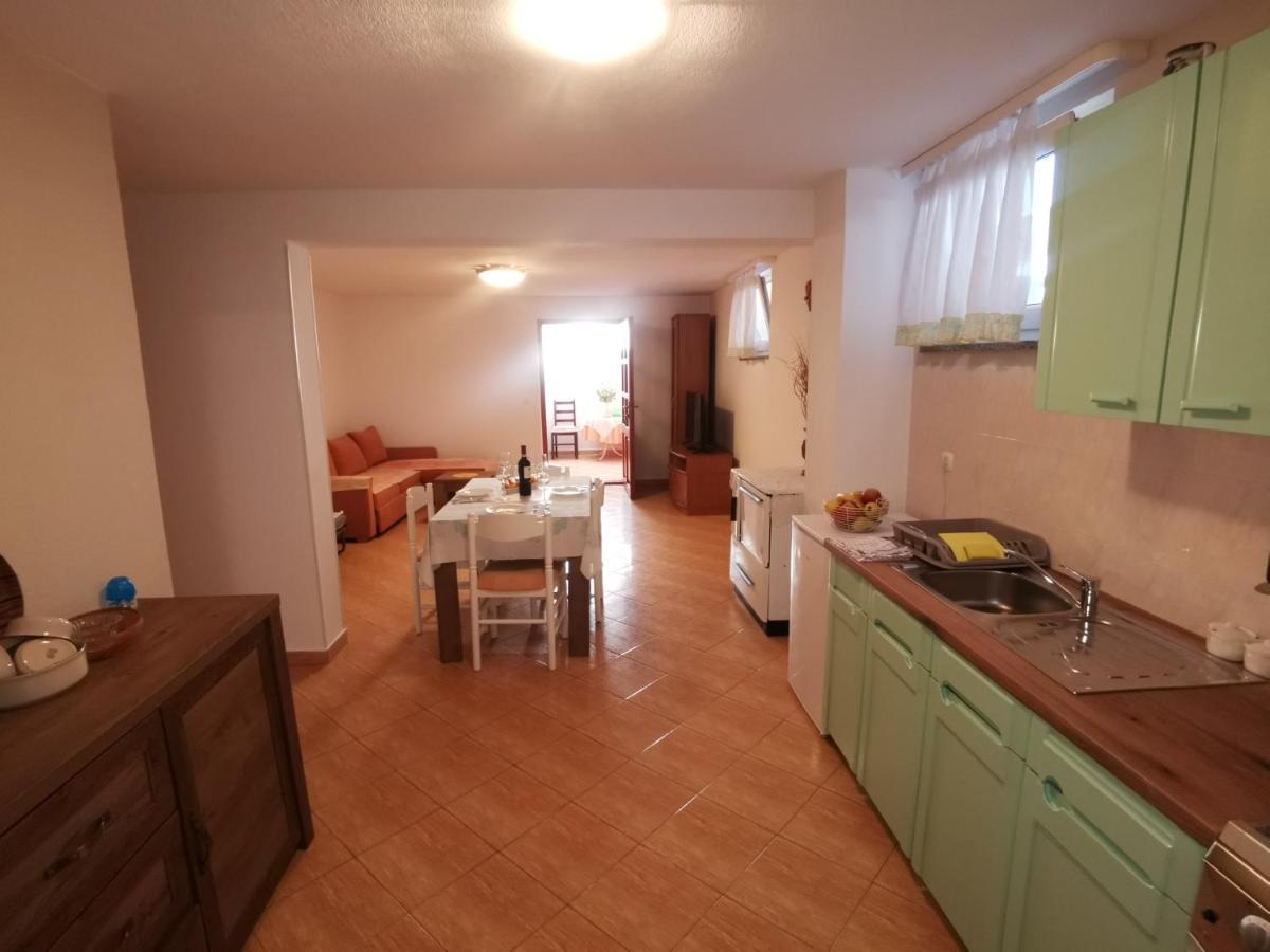 Apartmani Berber Babici エクステリア 写真